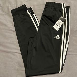 BNWT Boys Black Adidas Joggers-size L (14-16)